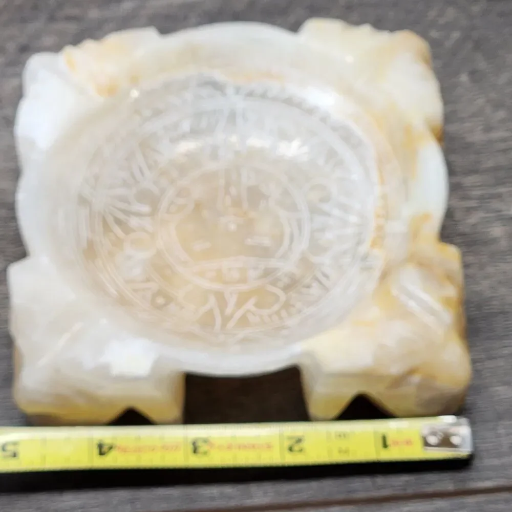 Vintage Hand Carved Marble Onyx Stone Mayan Aztec Ashtray White Brown Cream 4.5
